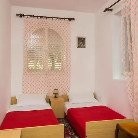 Daire Vlaho And Marina - One-bedroom With Terrace And Sea View *