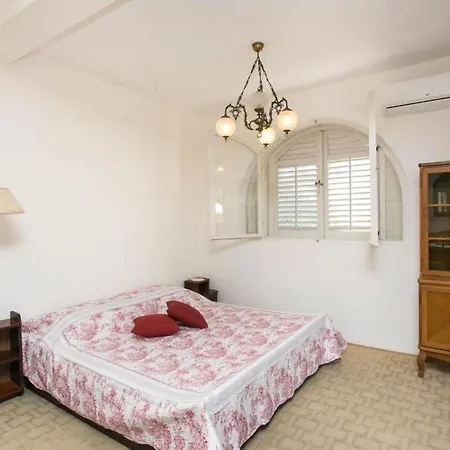 Vlaho And Marina - One-bedroom With Terrace And Sea View Apartment